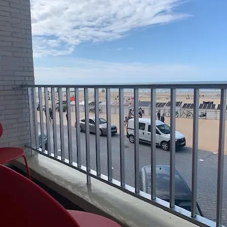 Cozy 2 Bedroom With Seaview In T82 אוסטנדה