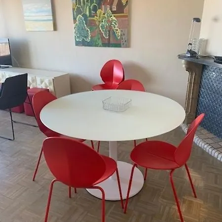 Cozy 2 Bedroom With Seaview In T82 דירה אוסטנדה